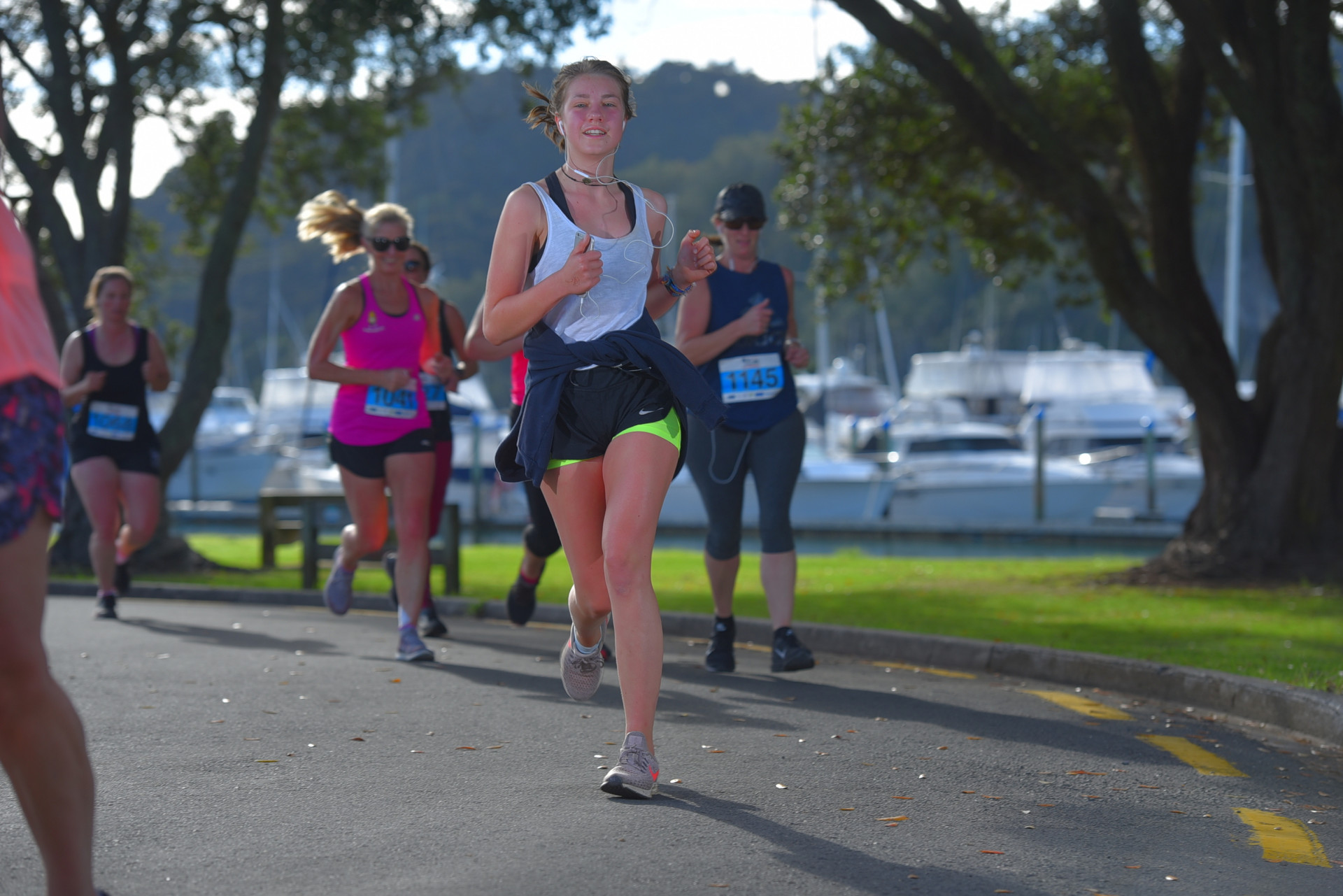 Whitianga-Marathongroup-in-front-of-marina